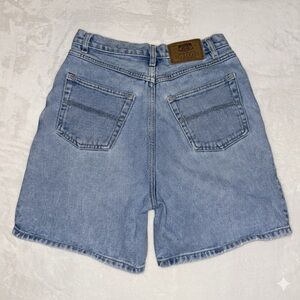 VTG 90s Route 66 high waisted denim shorts Fits like a Small light wash Jorts